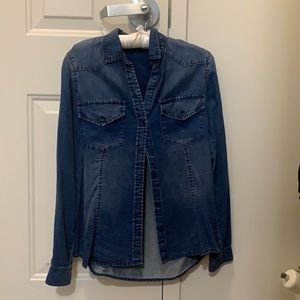 Classic tailored chambray button-down shirt